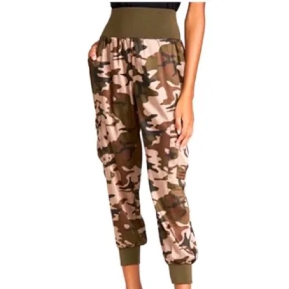 Cinq a Sept Olive Green & Brown Camo Giles Pull On...